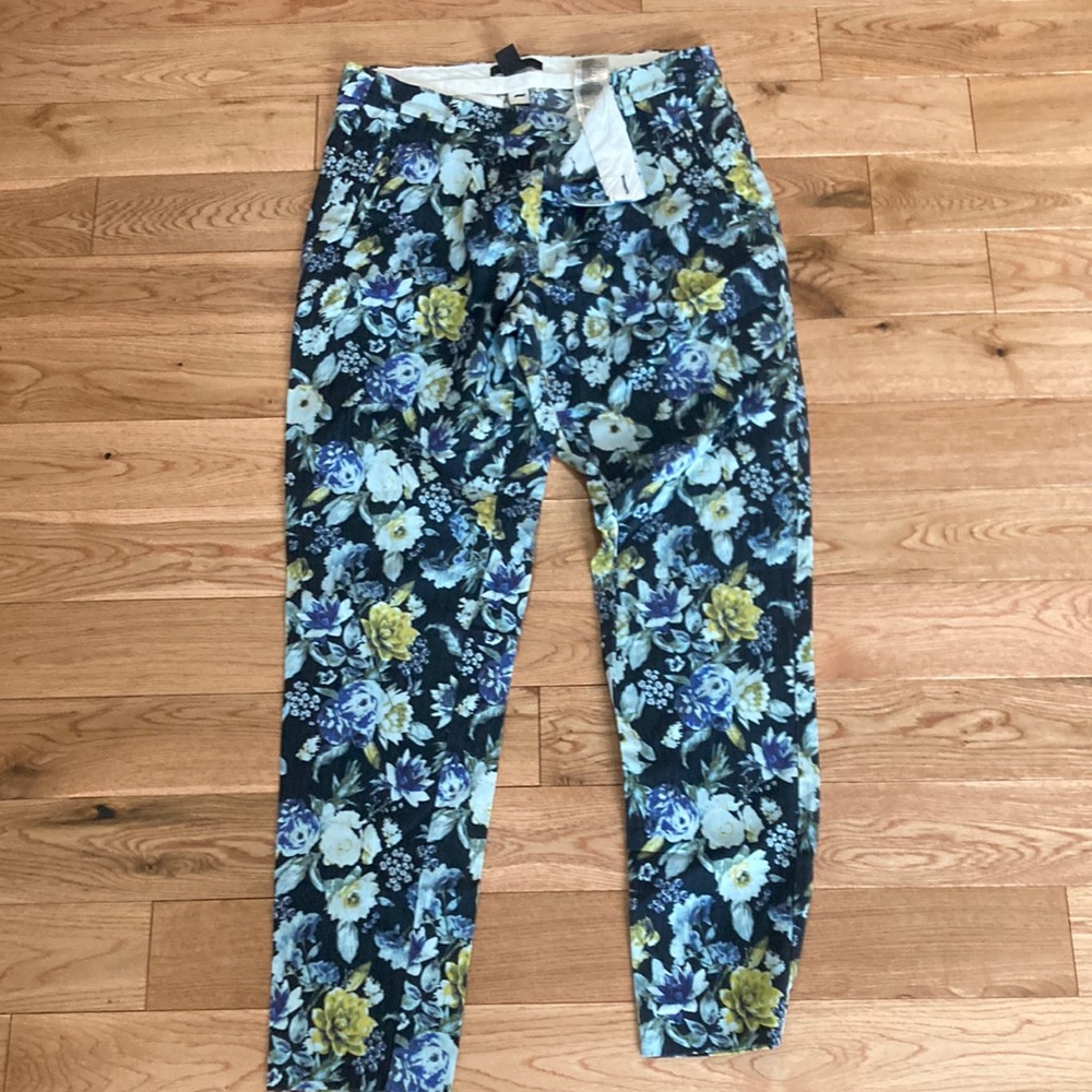 H&M black with floral pattern on it pants
